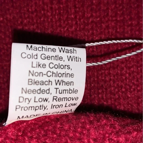 NWT Romwe Cartoon Bear Red Cable Knit Sweater Size Medium Teddy Academia New - Picture 5 of 8